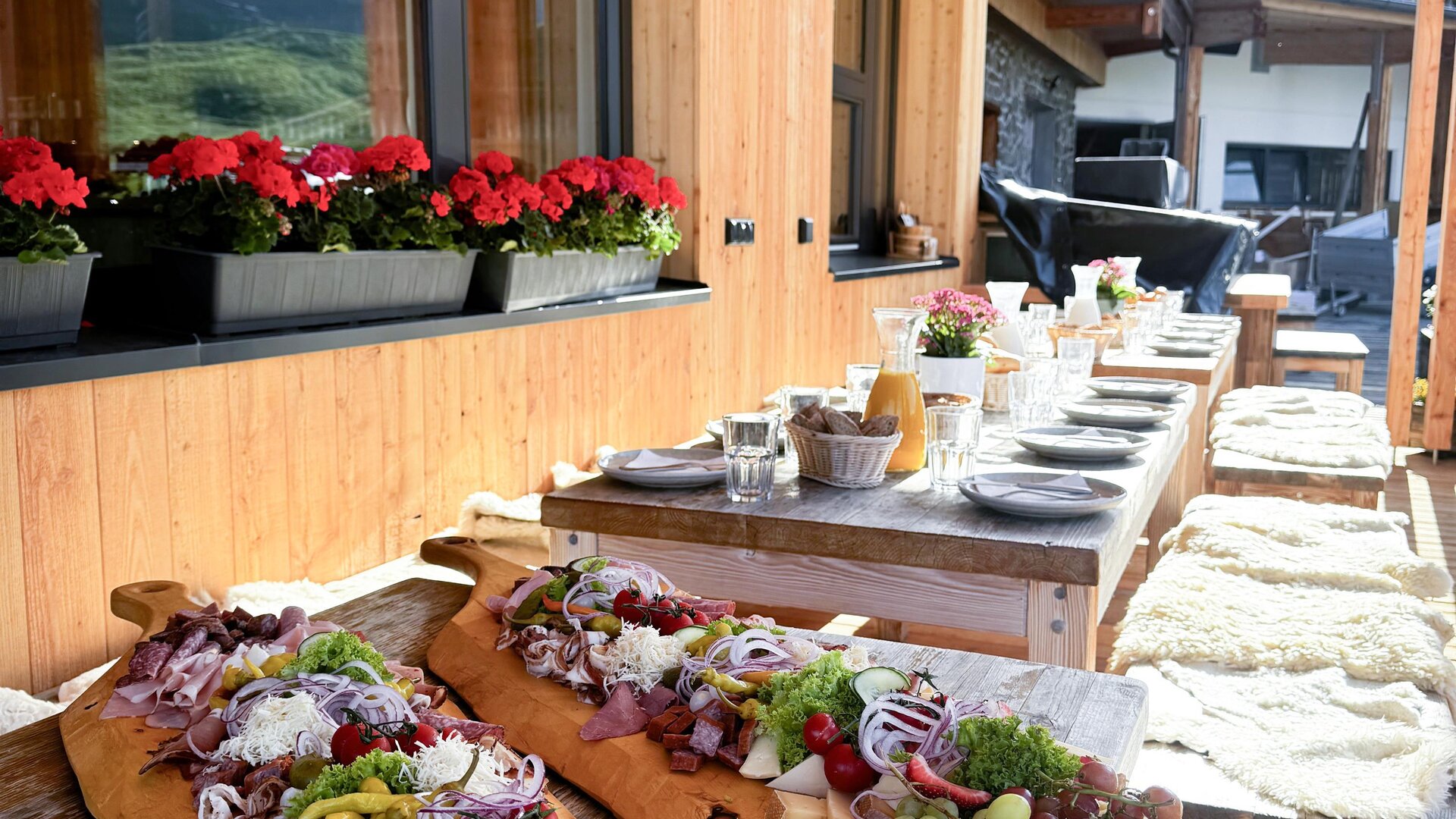 Bergfrühstück Vider Alp mit Familienwanderung Bergfrühstück Vider Alp mit Familienwanderung